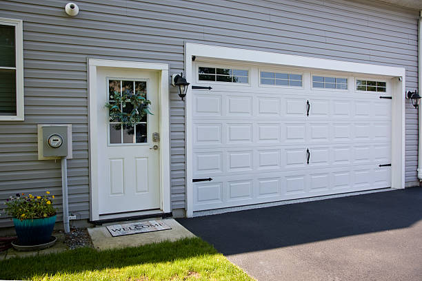 24/7 Emergency Garage Door Panel Replacement experts in Alto, TX